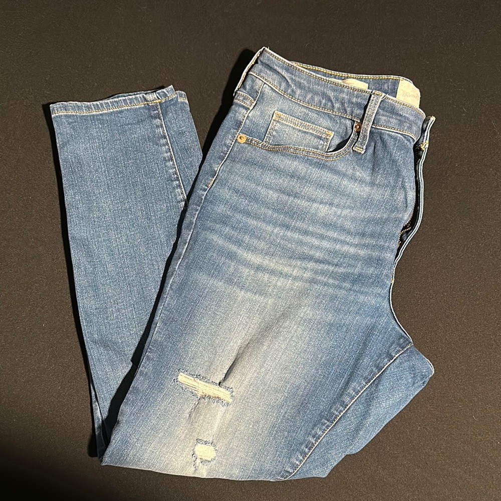 Stylish Blue Distressed Jeans